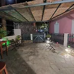 Nocleg ze śniadaniem Neon Larissa