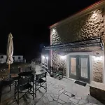 Neon Nocleg ze śniadaniem 3*