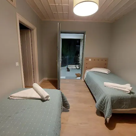 Neon Bed & Breakfast 3*