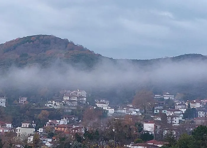 Neon Bed & Breakfast Larissa