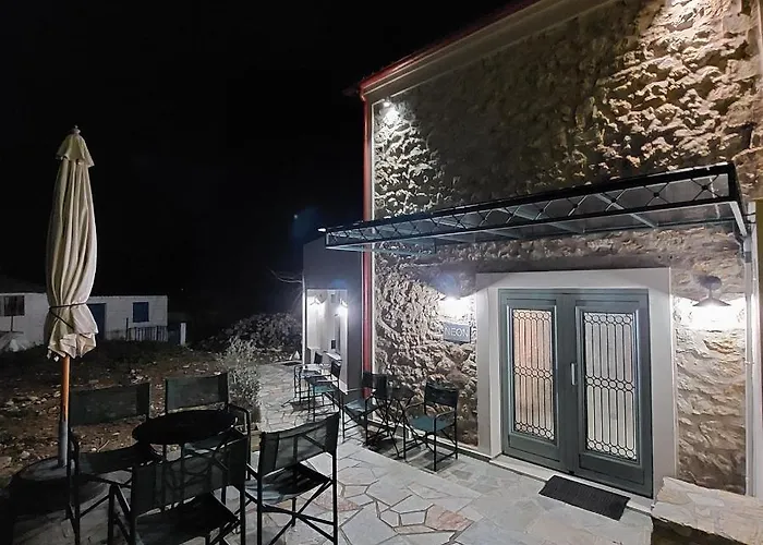 Neon Bed & Breakfast 3*