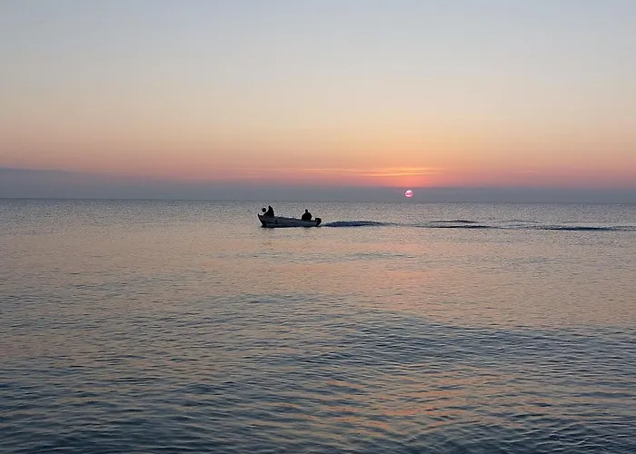 Neon Bed & Breakfast Larissa