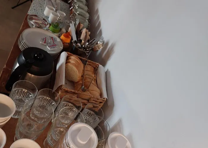 Neon Bed & Breakfast Larissa